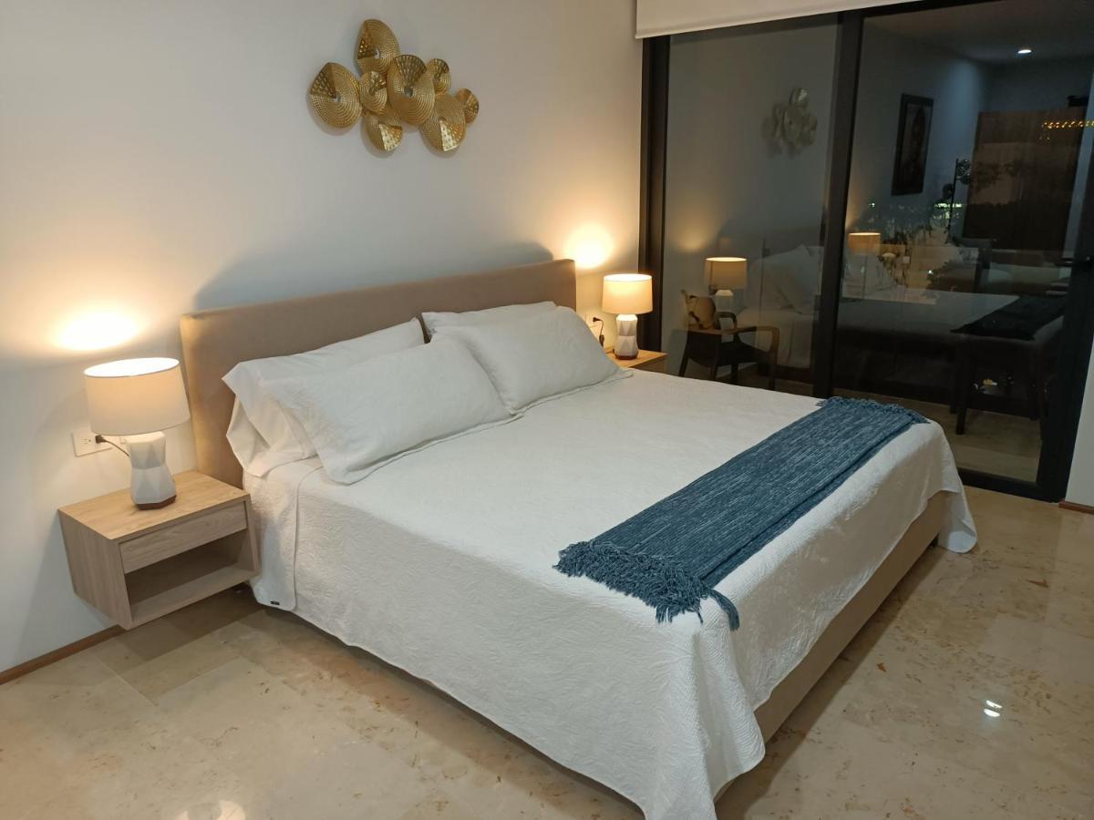 Luxury Suites , Calle 14Th Плая дел Кармен Екстериор снимка